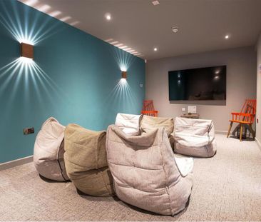 1 bedroom in a flat share to rent - Photo 2