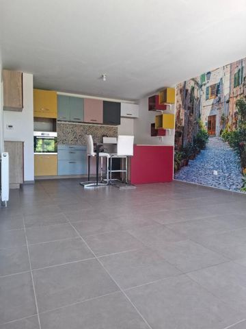 Location Appartement 3 pièces 71m² QUESNOY SUR DEULE 59890 - Photo 2
