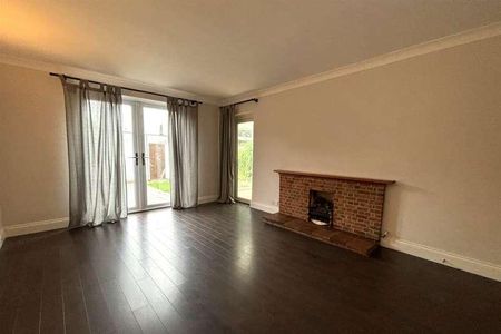 Colden Common, SO21 - Photo 2