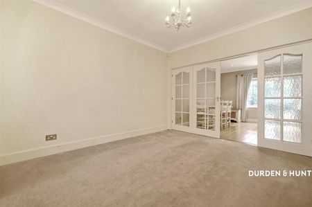 Glenwood Gardens, Gants Hill - Photo 2