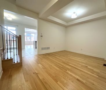 For Lease - 10 Richard Boyd Drive, East Gwillimbury, Ontario - Photo 2