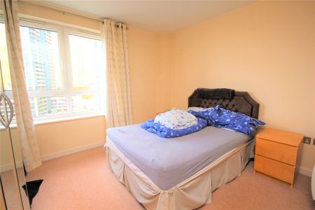 Station Approach, Woking - 2 bedrooms Property for lettings - Seymours - Photo 2