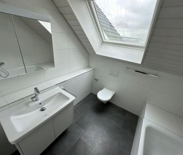 Grosszügige Dachwohnung mit Liftzugang - Photo 6