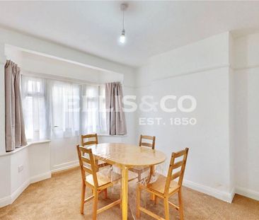 3 bedroom end of terrace house to rent - Photo 2