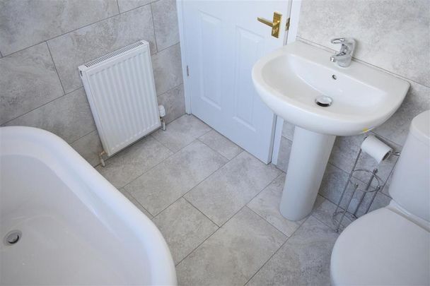 3 bedroom terraced house to rent - Photo 1