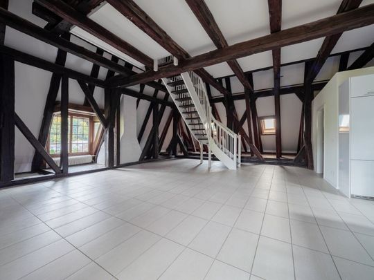 Charming 2.5 Zimmer-Loft im Schloss Sensebrück zu vermieten - Photo 1