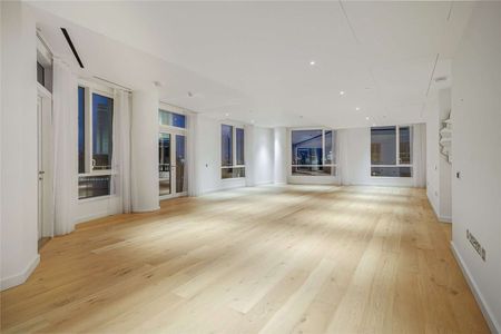 A superb four bedroom penthouse in Prospect Way - Photo 2