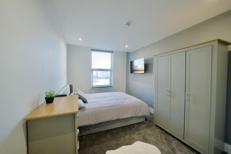 7 bedroom terraced house to rent - Photo 3