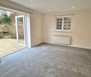 3 bedroom Attractive Three Bedroom Home to rent - Photo 1