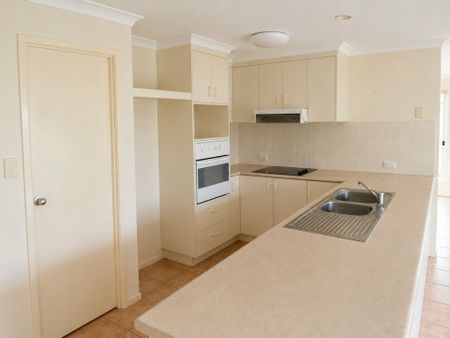 Spacious Three-Bedroom Home - Photo 3