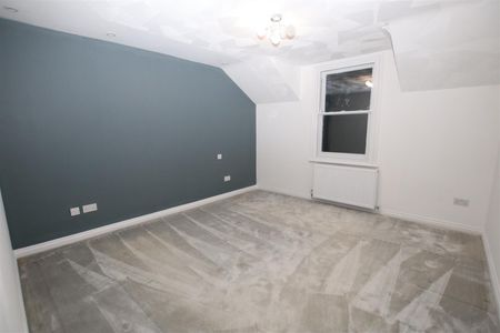 1 bedroom Flat to let - Photo 2