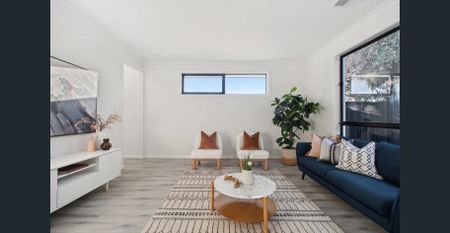 New Designer 3 bedroom Townhouse – Coastal Luxury Living for Lease - Photo 2