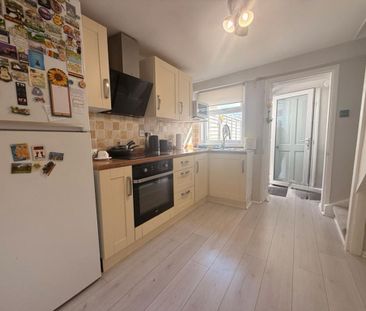 2 bedroom terraced house to rent - Photo 3