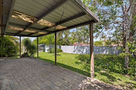 Modern, Low-Maintenance Living in a Convenient Crestmead Location - Photo 2