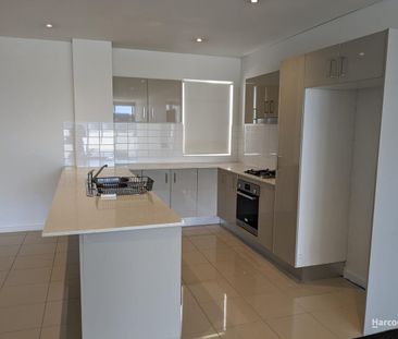 Top Floor 2-Bedroom Apartment with Spacious Balcony... - Photo 4