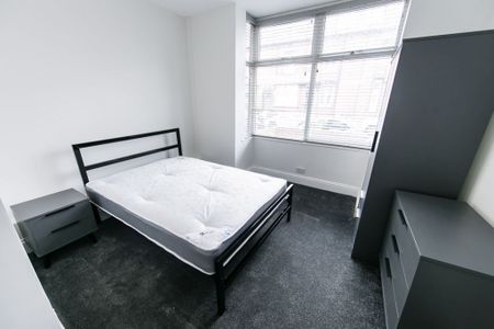 Lumley Avenue, Burley, Leeds - Photo 5