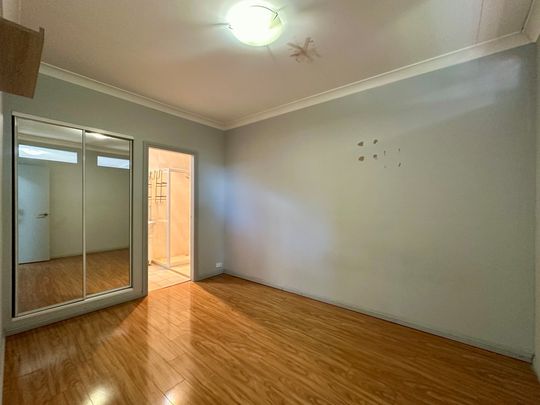 Flat/8 Coleborne Avenue, Mortdale NSW 2223 - Photo 1