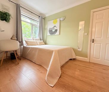 Room in a Shared House, Mellitus Street, W12 - Photo 4
