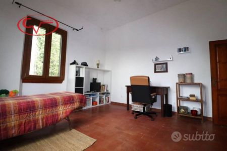 Villa di 210 m² con più di 5 locali e box auto a M - Photo 5