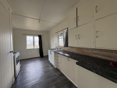 Three Bedrooms on Clyde - Photo 3