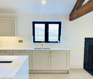 2 bedroom barn conversion to rent - Photo 3