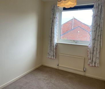 3 bedroom link detached house to rent - Photo 3