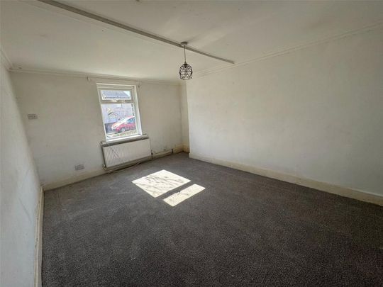 3 bedroom end of terrace house to rent - Photo 1