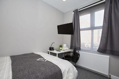 4 bedroom terraced house to rent - Photo 3