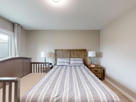 For Lease - 107 WESTRA Drive Unit# 48, Guelph/Eramosa, Ontario - Photo 3