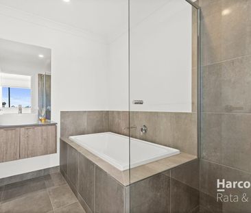 Stunning 4-Bedroom Home in Wollert - Photo 3