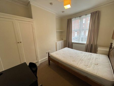 3 bedroom terraced house to rent - Photo 5