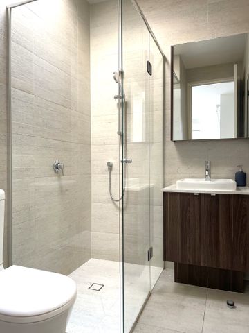 Two-bedroom townhouse with all your needs! - Photo 3