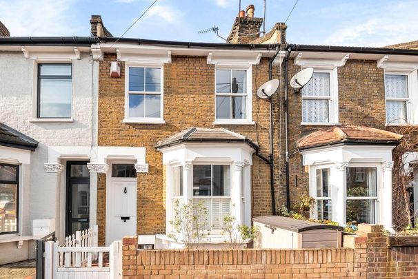 4 bedroom terraced house to rent - Photo 1