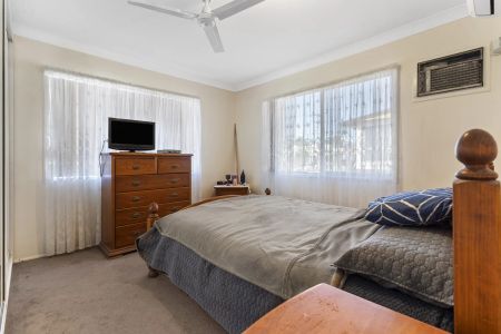 57 MacArthur Crescent, - Photo 4