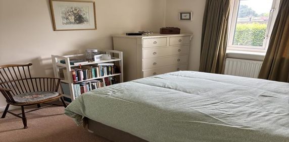 1 bedroom in a house share to rent - Photo 2