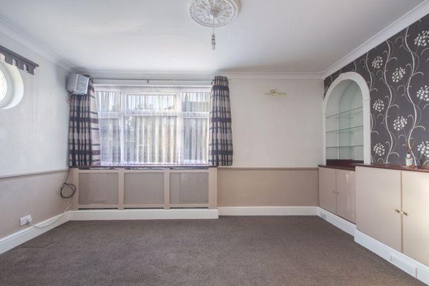 4 bedroom semi-detached house to rent - Photo 1