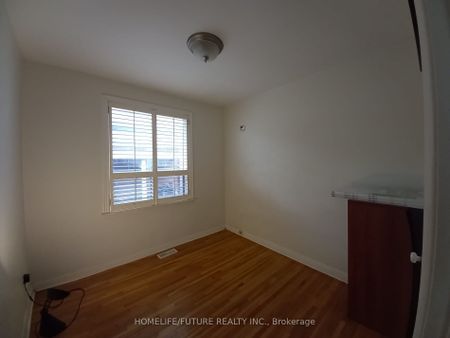 For Lease - 45 Gilroy Drive Unit# main, Toronto, Ontario - Photo 4