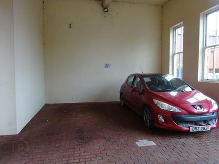 10 Rossmore Apartments, 48 Rossmore Drive, Belfast, BT7 3LA - Photo 3