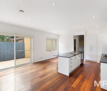 134 Westbourne Road, Kensington - Photo 2