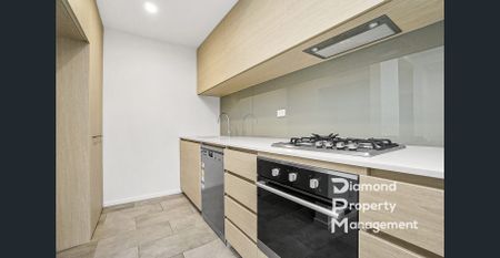 Moderm One Bedroom Apartment At Prime Location - Photo 4