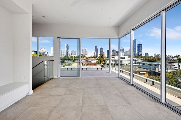 2/32 T E Peters Drive, Broadbeach Waters QLD 4218 - House For Rent | Domain - Photo 1