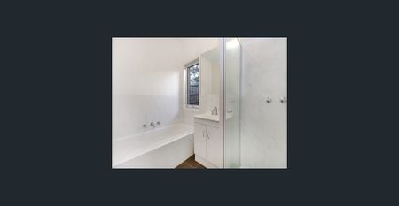 Style and Sophistication - Photo 2