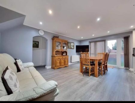 Room in a Shared House, Howard Road, IG11 - Photo 4