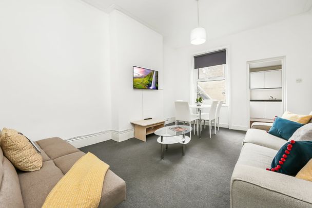 2 Bed Flat, Park Road, N8 - Photo 1