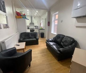 6 bedroom private hall to rent - Photo 1