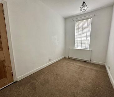 2 bedroom semi-detached house to rent - Photo 5