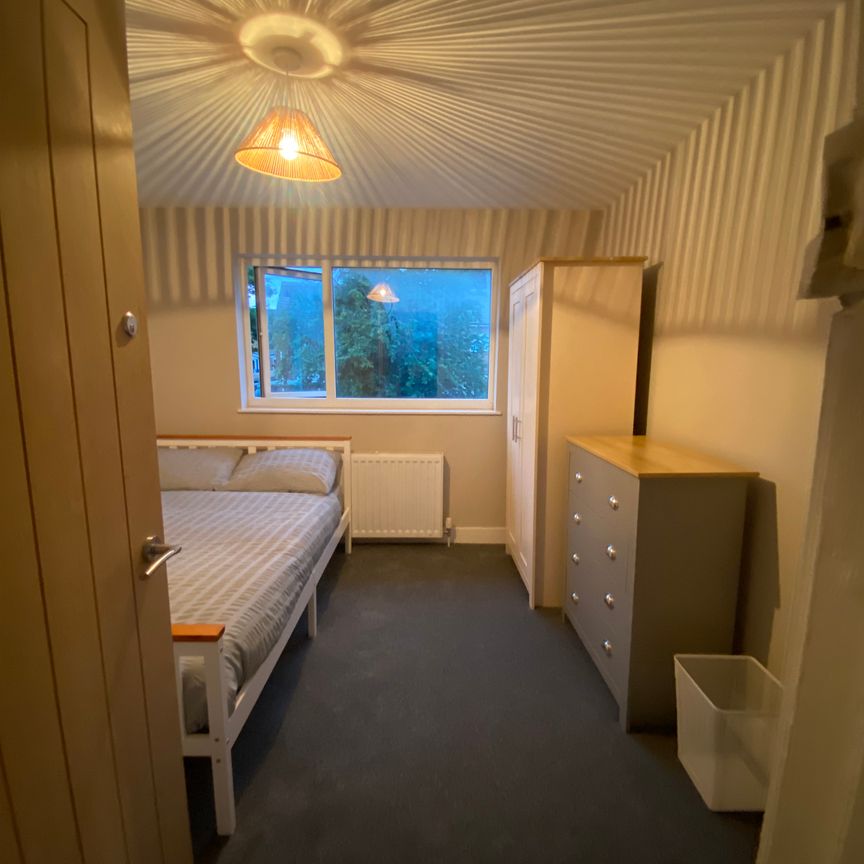 4 Bed High Quality HMO Room 2 - Photo 1