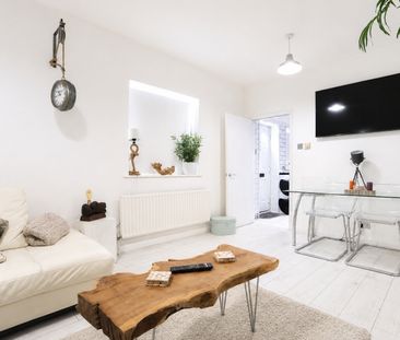 1 bedroom Maisonette in Ash Road, Aldershot - Photo 1