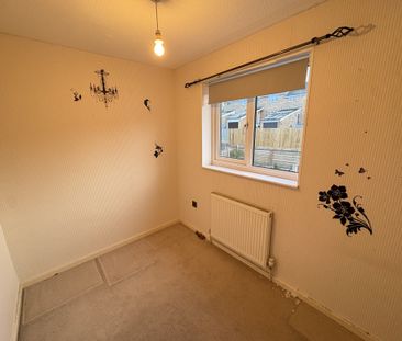 Jocelyns, Harlow - Photo 4