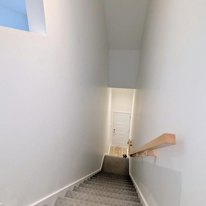 Immeuble - 182 Rue Chevrefils, Saint-Rémi Appartement Style Maison De Ville 5 ½ Rénové à Louer – Saint‑Rémi - Photo 1